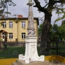 Dabrowa Tarnowska obelisk